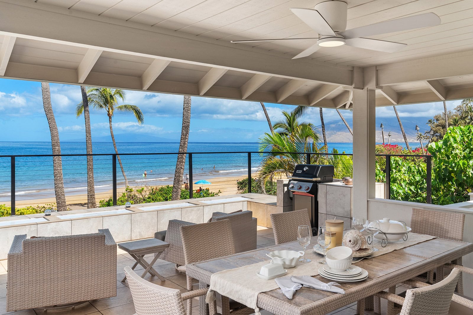 Oceanfront dining